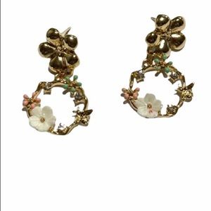 🐵10/$50 Cute hollow flower earrings